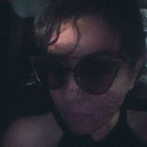 Meet your Posher, Elvia